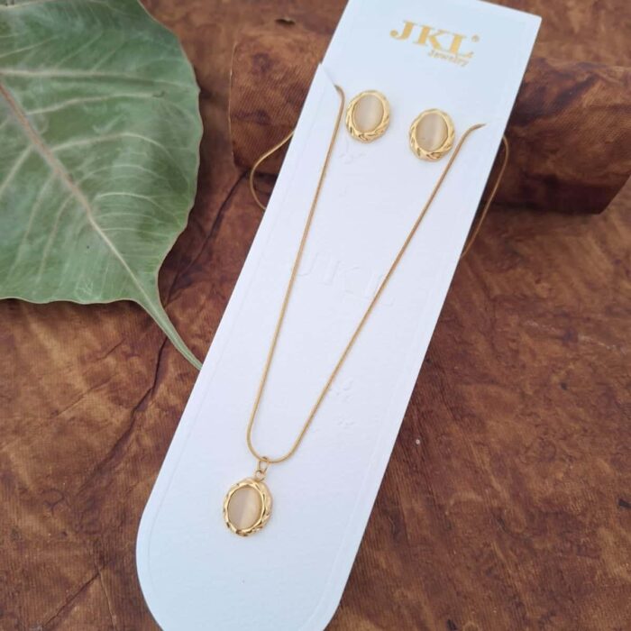 Stylish Modern Trendy Necklace with Stud Combo